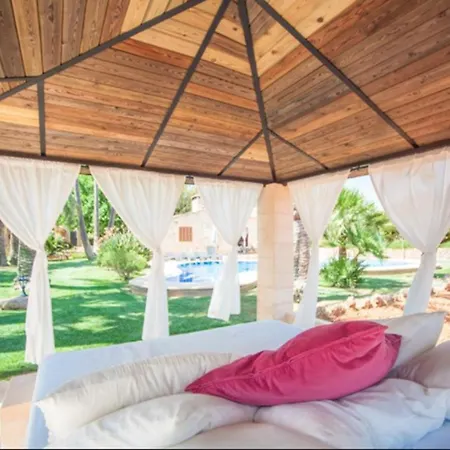 Rovey, Pool And Gardens In Villa *